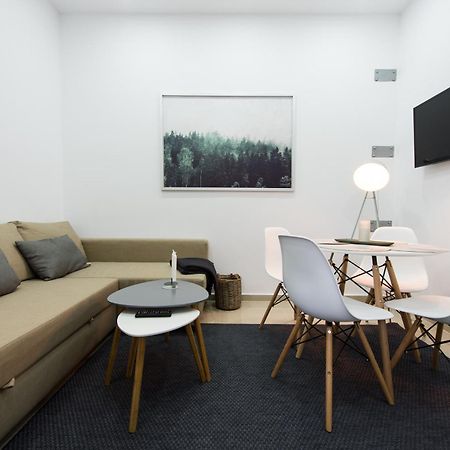 Gorgeous Brasov Flat With Patio And Mountain Views Apartment Exterior photo