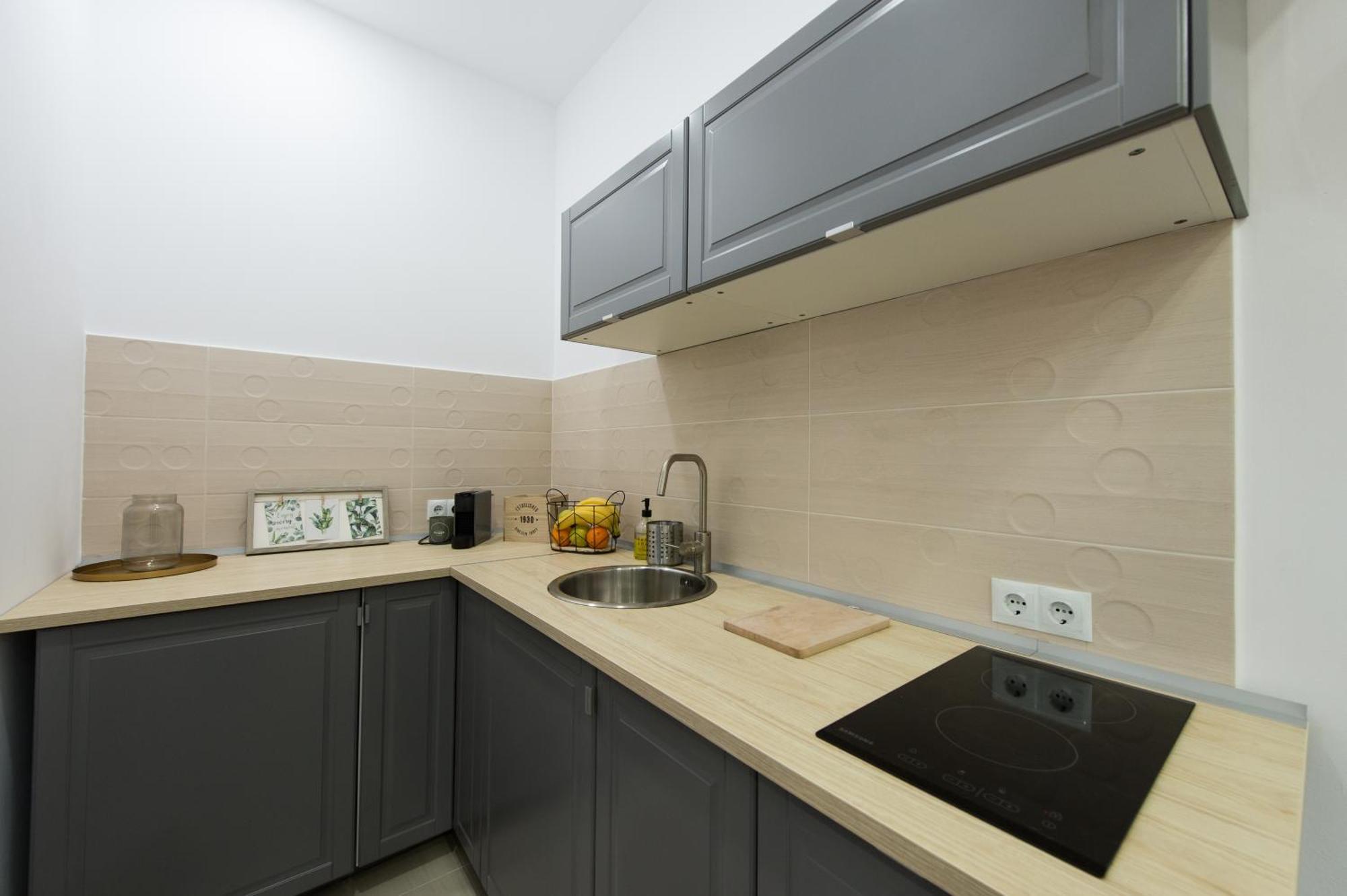 Gorgeous Brasov Flat With Patio And Mountain Views Apartment Exterior photo