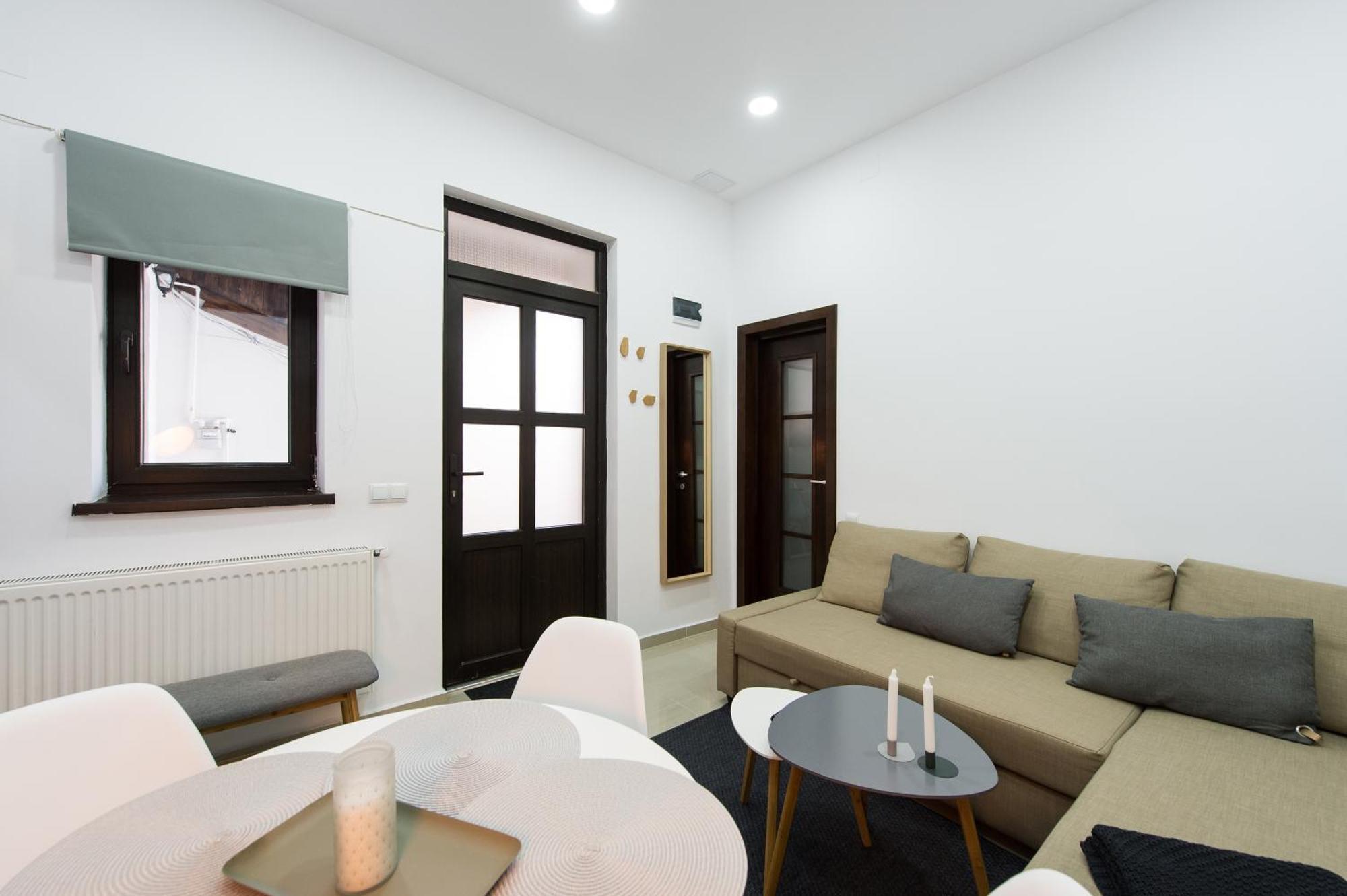 Gorgeous Brasov Flat With Patio And Mountain Views Apartment Exterior photo