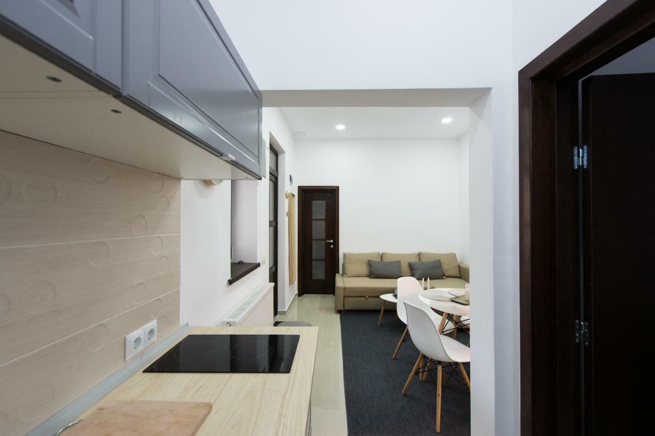 Gorgeous Brasov Flat With Patio And Mountain Views Apartment Exterior photo